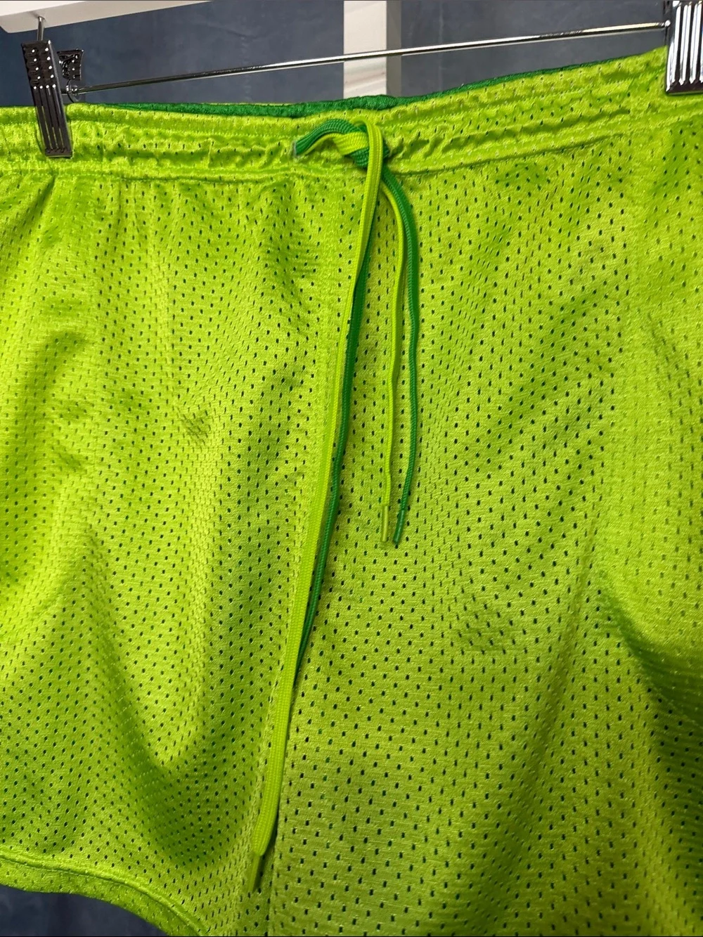 Men's Athletic Mesh Shorts in Neon Green - Lightweight Performance Size Large